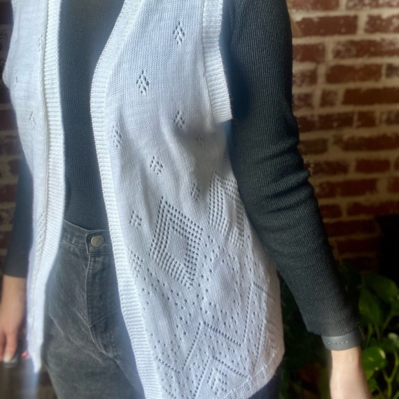 Blair white cardigan - Picture 2 of 7